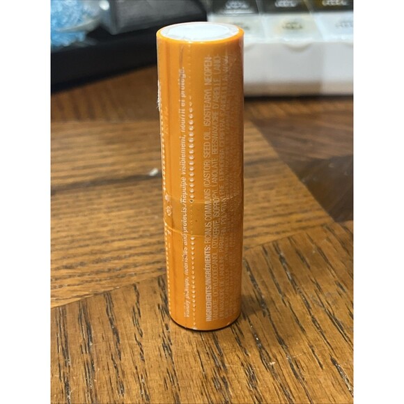 AVON Vitamin C Antioxidant Lip Treatment Vitamins C  .13oz Sealed - Picture 3 of 6
